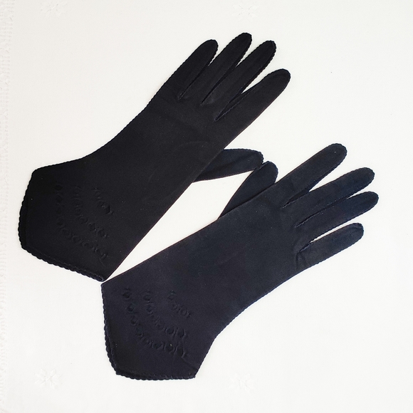 Designer Black Gloves Suede Leather, Fancy Cut Work Detail Vintage New Condition - Picture 2 of 10